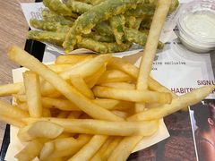 -The Habit Burger Grill 哈比特汉堡(爱琴海店)