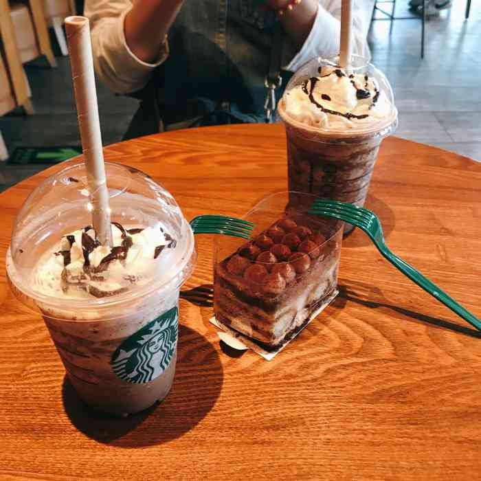 星巴克(开封新街口万博店)-"快万圣节99了,店里面很多关于万圣节