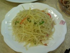 醋溜土豆丝-巴扎美食·新疆菜·西域歌舞表演餐厅(新疆大厦店)