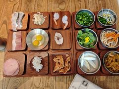 -银米·云南传统过桥米线(双廊黑金冠店)
