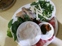 -桥香园云南过桥米线(金马碧鸡店)