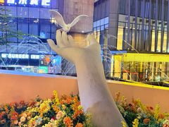 -中航城君尚购物中心