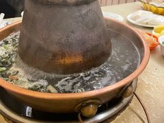 -洞庭洲·防空洞火锅·烧烤·铜锅涮肉(新百广场店)