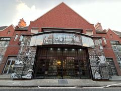 -钟书阁(松江泰晤士小镇店)