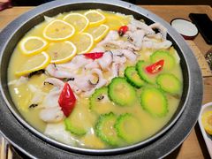 -山城外·非遗酸菜鱼(蜀都万达店)