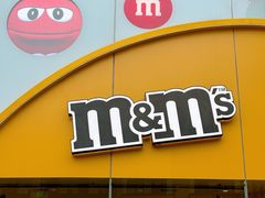 -m豆巧克力世界(上海世茂广场店)