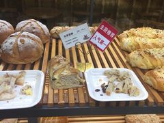 -焙丽拾光(麦凯乐直营店)