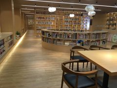 -漕河泾街道图书馆(漕河泾社区文化活动中心店)