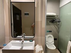 -希岸·轻雅酒店(广州白鹅潭艺术中心花地湾地铁站店)