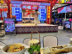 -刘姐啤酒鱼民族演艺餐厅(西街总店)