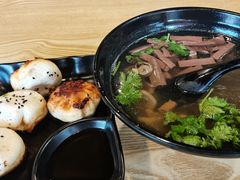 -香山胡记吴江路生煎(灵山路店)