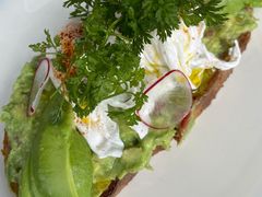 牛油果温泉蛋吐司-O'mills Sourdough Bakery&Bistro(永嘉路店)
