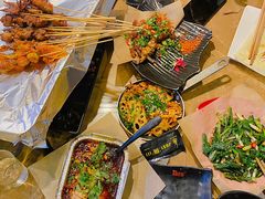 -何师烧烤Pro ·江湖川菜·小龙虾·精酿(太古里旗舰店)