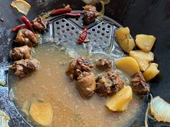 -粘豆包柴火铁锅炖