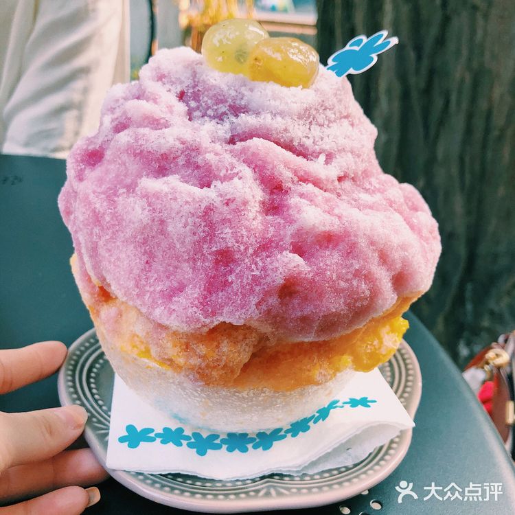 「葡萄橘子刨冰」本来想再点一个限定的桃子牛乳