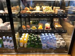 面包甜点陈列柜-星巴克(北京王府井店)
