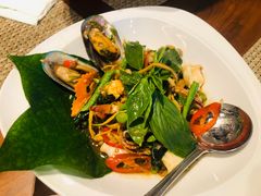 -Chom Cafe and Restaurant