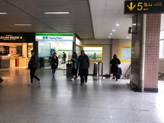 -全家便利店(江湾镇站店)