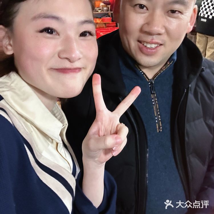 有幸见到了庾记老板本人，串串+冒兔腰真的忒好吃喽