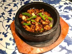石锅杭椒牛蛙-桂满陇·蟹黄小笼汤包(中山公园店)