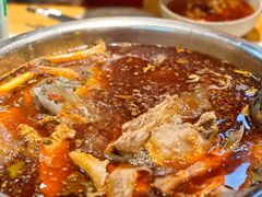 红汤锅-肖肖酸萝卜鱼火锅(总店)