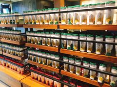 面包甜点陈列柜-星巴克臻选(成都宽窄巷子店)