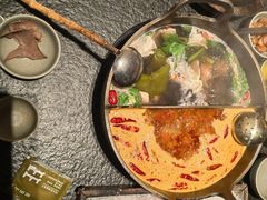 -三出山火锅(南京万象天地店)