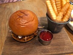 -ROAST coffee & eatery