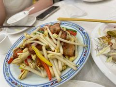 花生芽炒脆皮烧肉-寻味顺德·南记酒家·传统顺德菜·鱼生(广源路店)