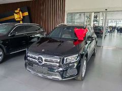 -天津波士信达奔驰4S店(卫津南路店)