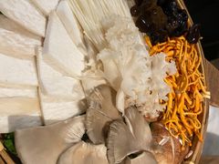 -尚尚仙·酸汤猪手·猪肚鸡火锅(华联万柳购物中心店)