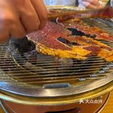 大咬烤肉满足感-闻老头菊花碳烤肉