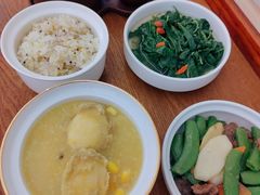 -雪梅月子中心(华侨城店)
