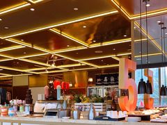 自助取餐区-大中华希尔顿酒店-念自助餐·嗨啤·小龙虾