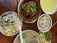 -老方桌烂蹄花川菜馆(九龙坡店)