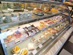 面包甜点陈列柜-可颂坊(中心书城店)