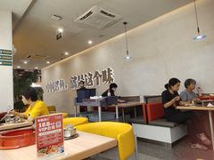 大堂-令狐冲烤鱼·烧菜馆(达明店)