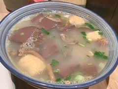 金陵鸭血粉丝汤-弄堂小笼包(西青中北永旺购物中心店)