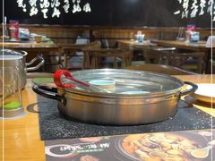 -洪氏嗨捞·广东猪肚鸡·椰子鸡火锅(西咸万象城店)