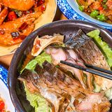 终于有能让我吃饱的中式小酒馆了，开始炫饭