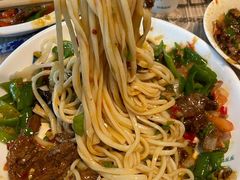 -歹歹的加个面过油肉拌面