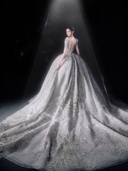 -艾米丽婚纱礼服