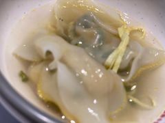 蟹粉菜肉大馄饨-馋三尺蟹粉小笼(人民广场店)