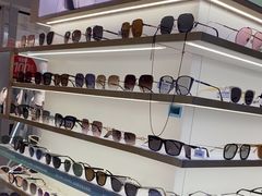 -爱视眸Eyeblling眼镜·依视路·蔡司镜片折扣店(百联南方商城购物中心)
