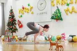 -亚太瑜伽普拉提学院