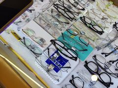 -宝岛眼镜·蔡司-依视路授权店(绿地缤纷城店)