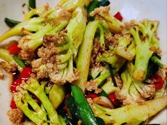 大盆有机花菜-廖师傅大蒜炒腊肉(袁家岭店)