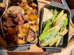 -恰餐厅及酒吧 CHAR Bar & Grill (北京丽都皇冠假日店)