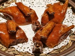 石歧黄皮小乳鸽-炆艺乳鸽·煲仔饭大排档(望京来广营店)
