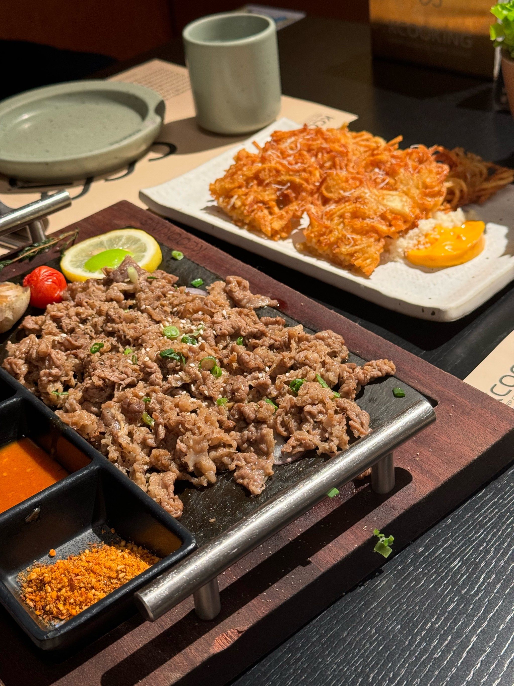 韩料特别好吃 火山石烤牛肉肉食新鲜非常嫩